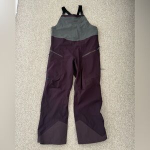 Patagonia Women’s SnowDrifter Bibs ski pants - Plum, XL